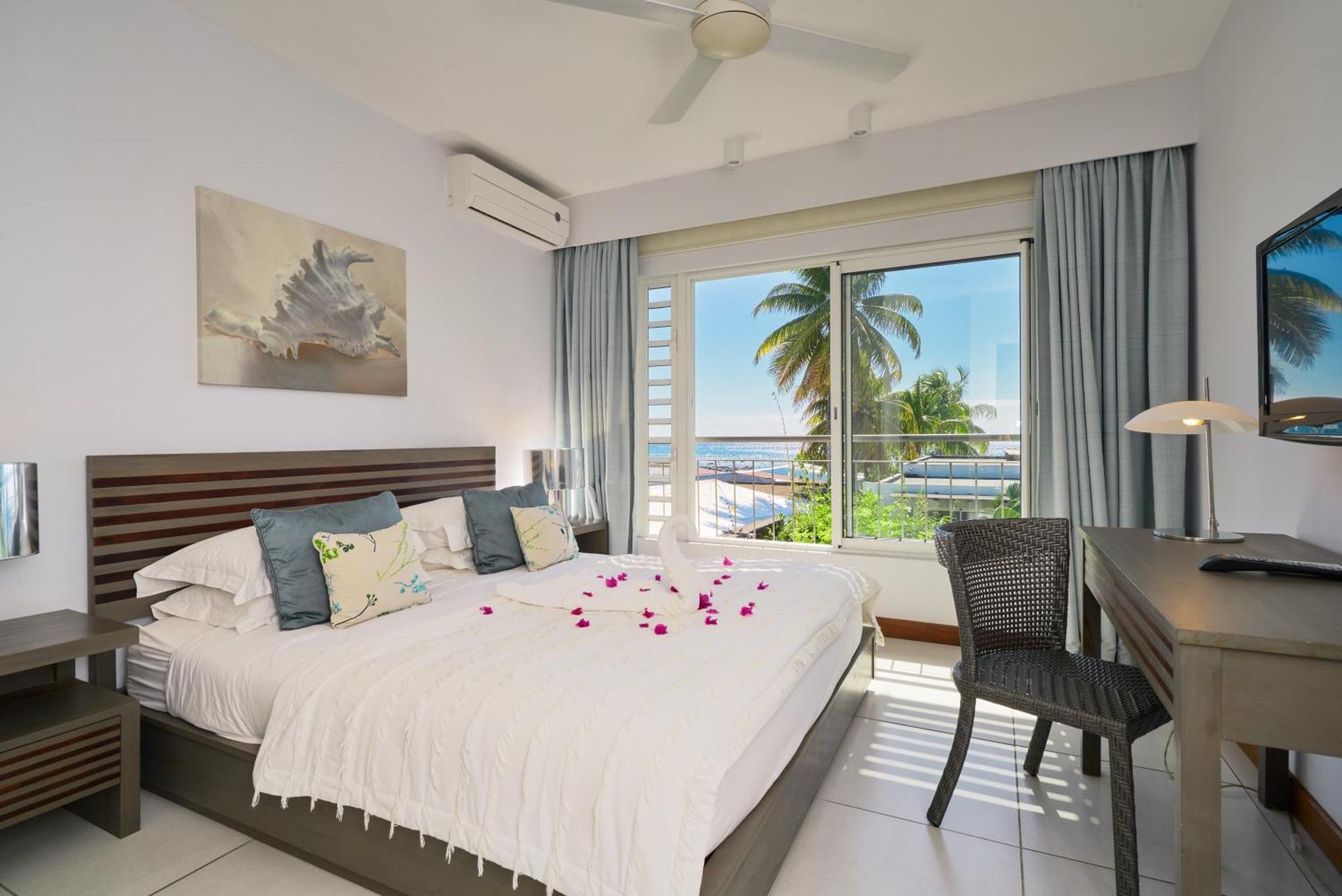 Apartment Bleue Beachfront With Lov Trou aux Biches